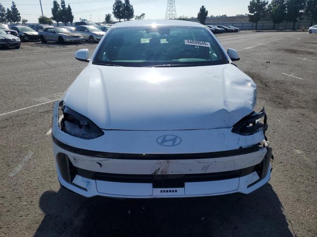 2025 HYUNDAI IONIQ 6 SE - KMHM34AA1SA085902
