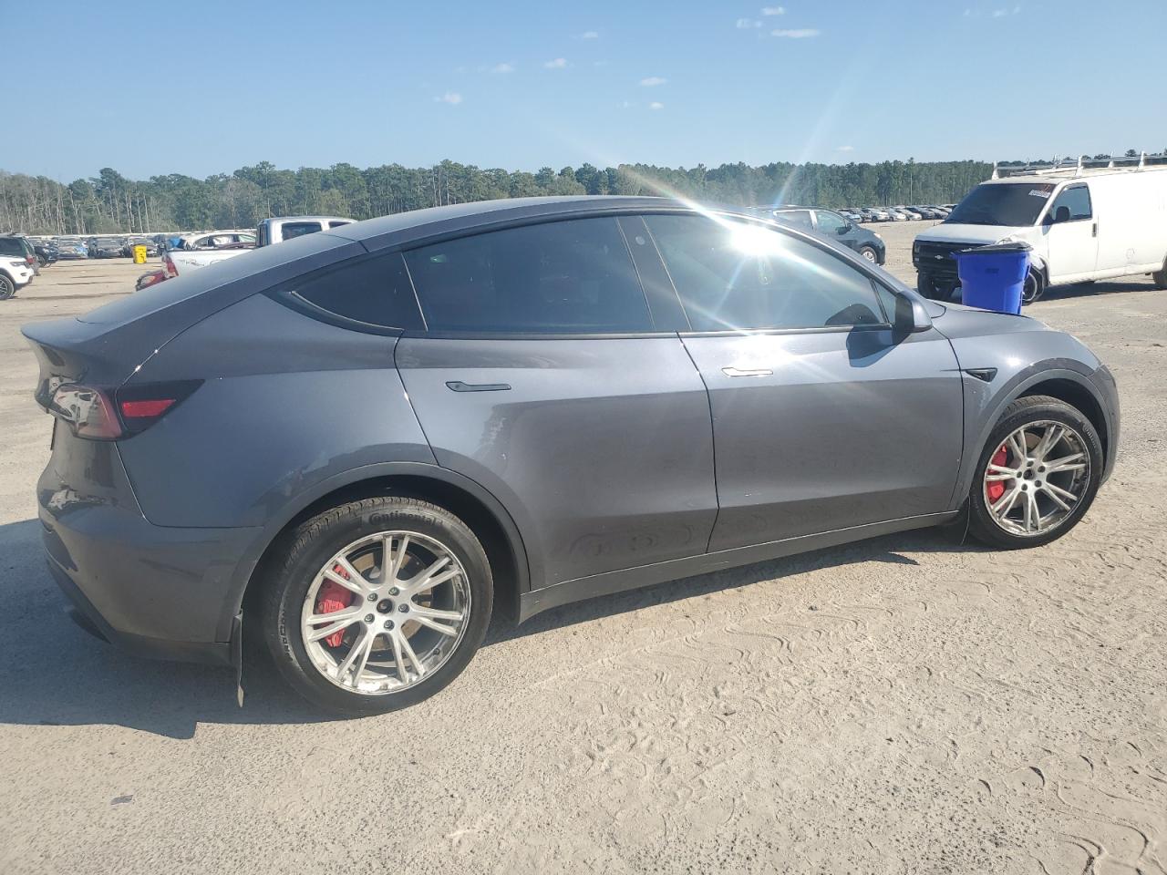 TESLA MODEL Y