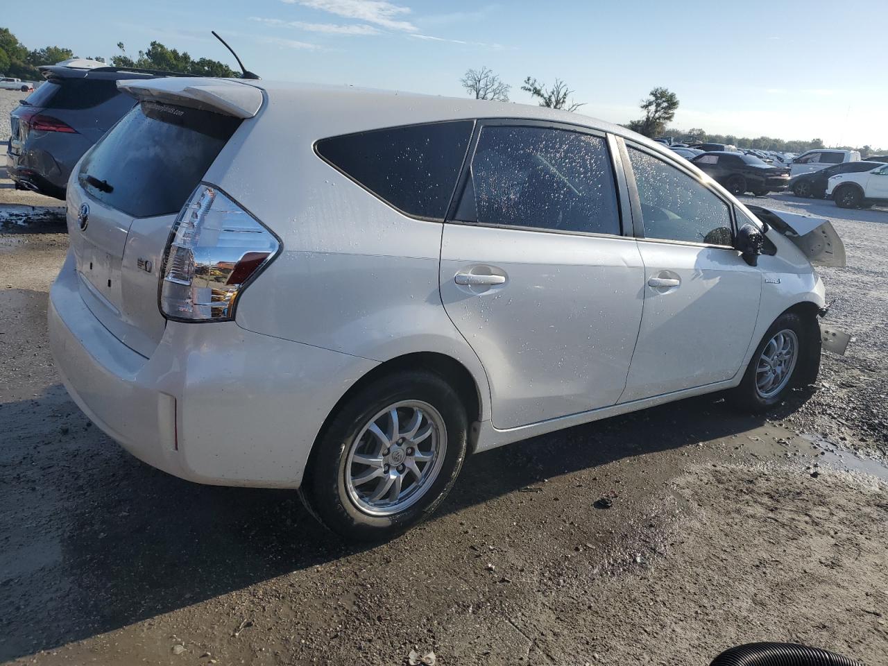TOYOTA PRIUS V