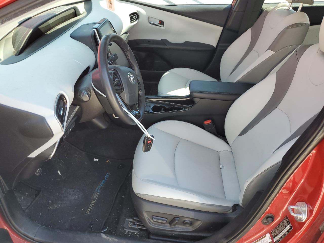 TOYOTA PRIUS PRIME LE