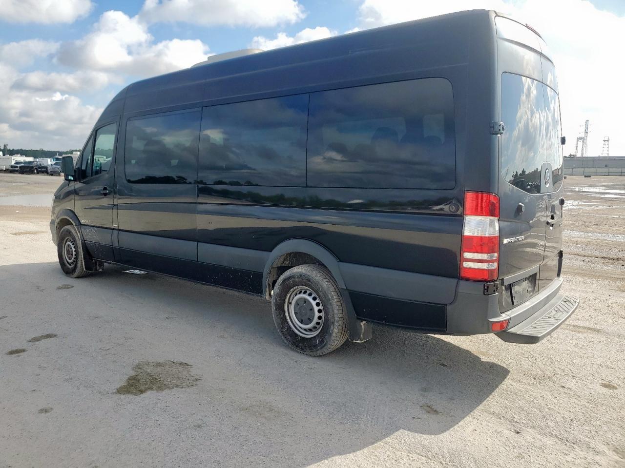 MERCEDES-BENZ SPRINTER 2500