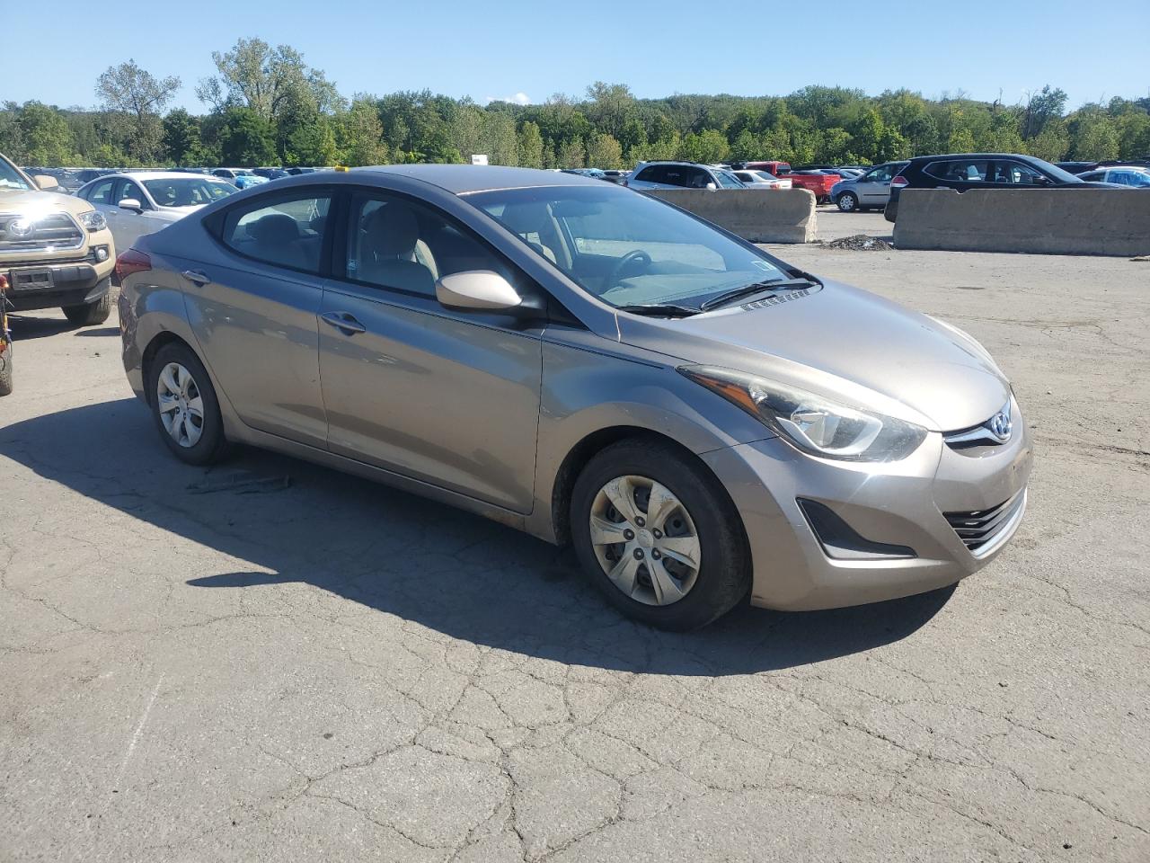 HYUNDAI ELANTRA SE