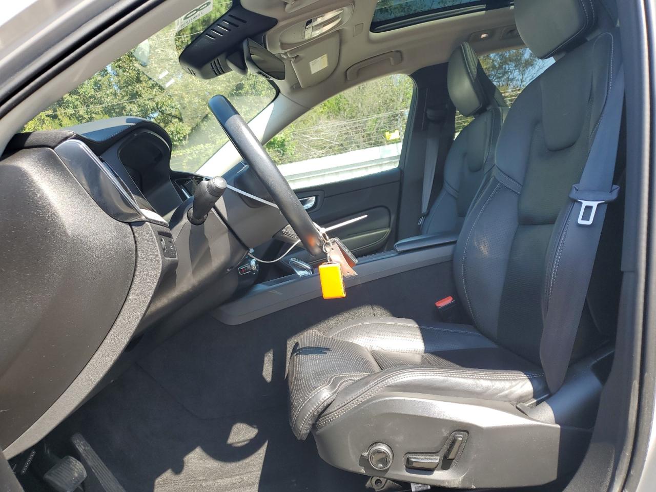 VOLVO XC60 B5 INSCRIPTION