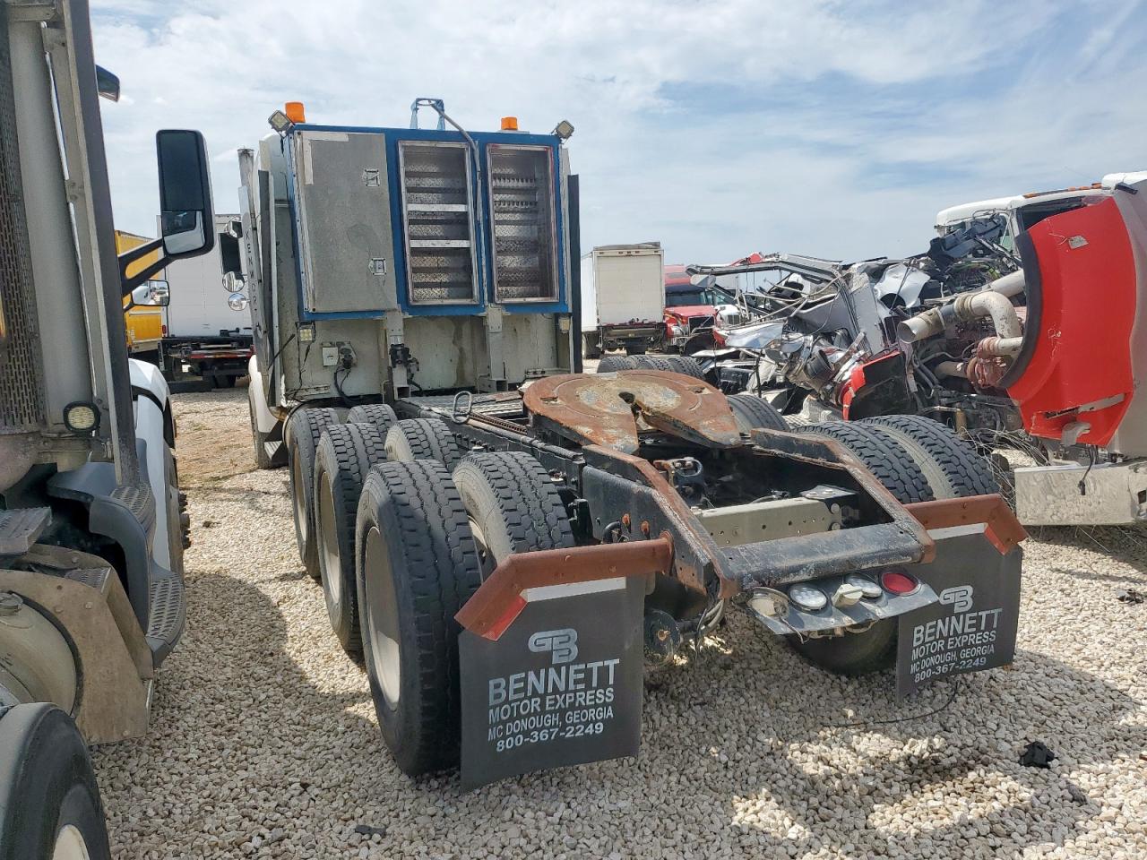 Lot #3254626178 2004 KENWORTH W900