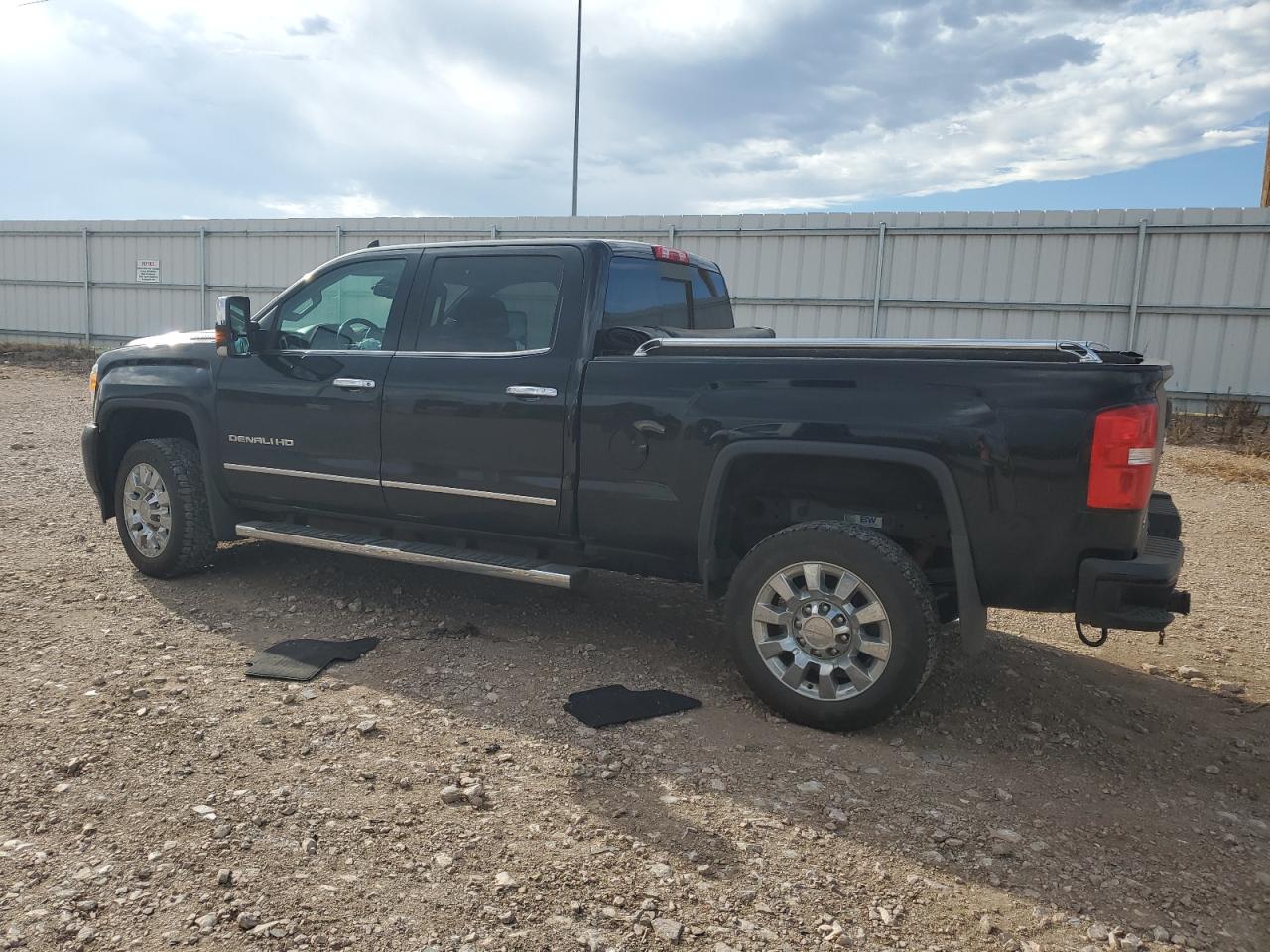 GMC SIERRA K2500 DENALI