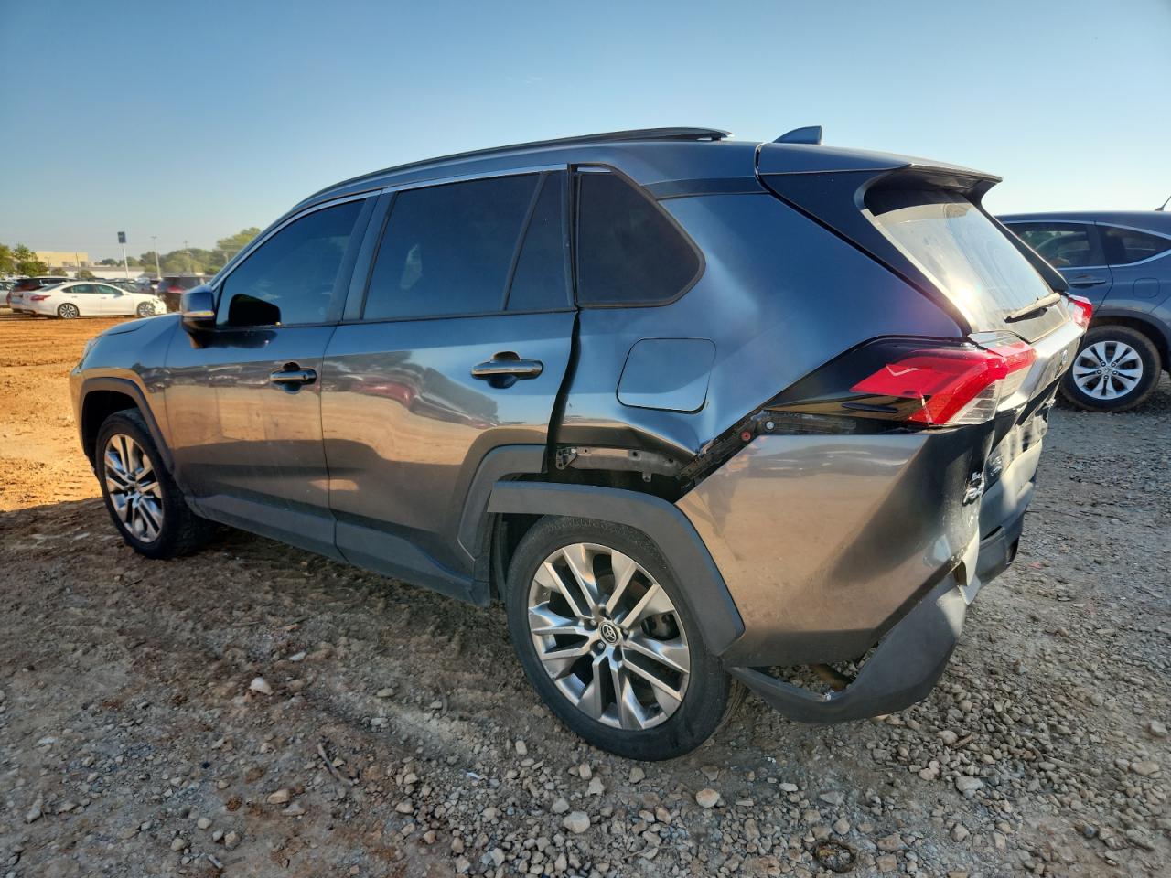 TOYOTA RAV4 XLE PREMIUM