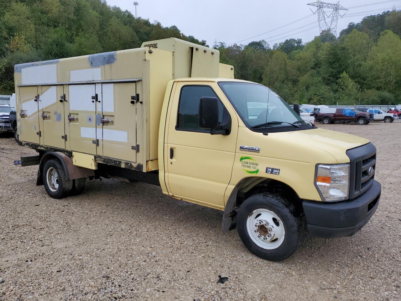 FORD ECONOLINE E450 SUPER DUTY CUTAWAY VAN