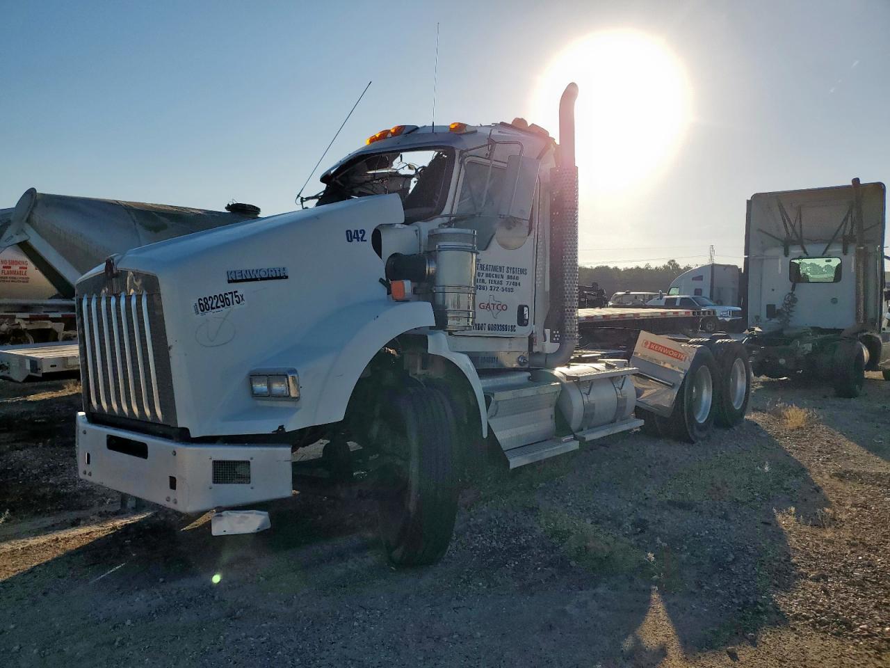 Lot #3303864717 2020 KENWORTH T800