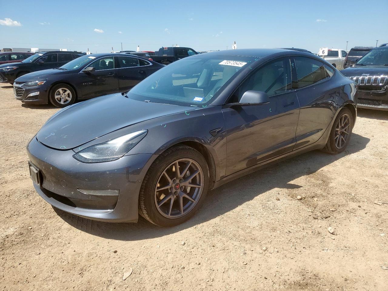 TESLA MODEL 3