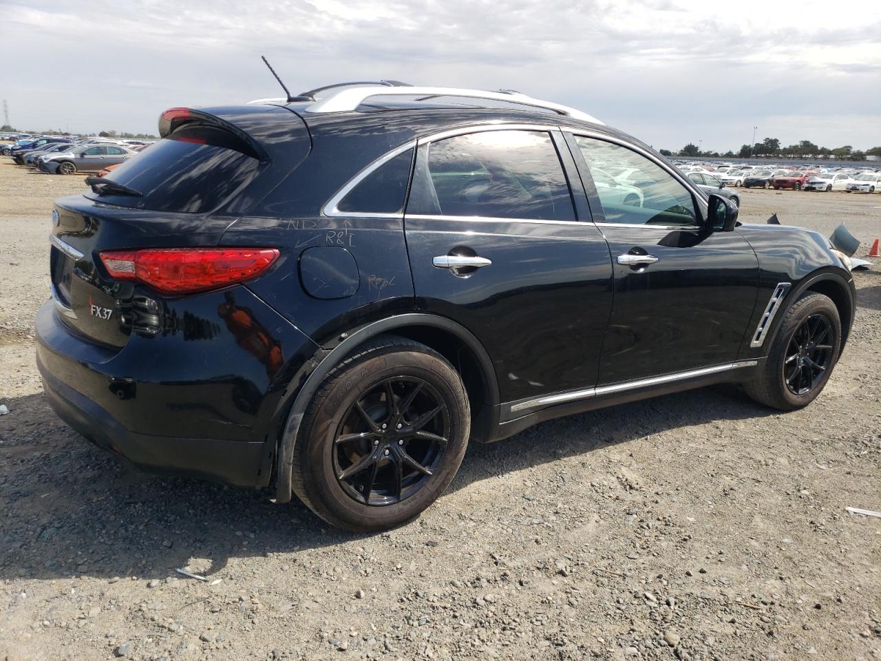 INFINITI FX37