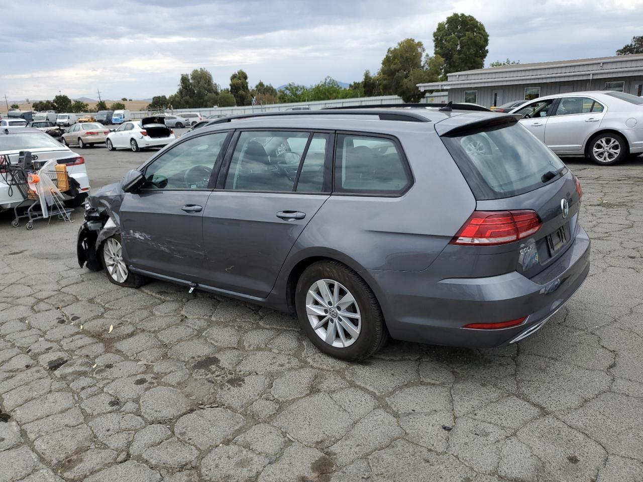VOLKSWAGEN GOLF SPORTSVAN S