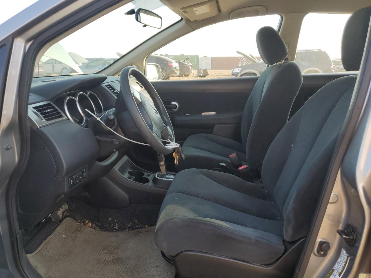 NISSAN VERSA S