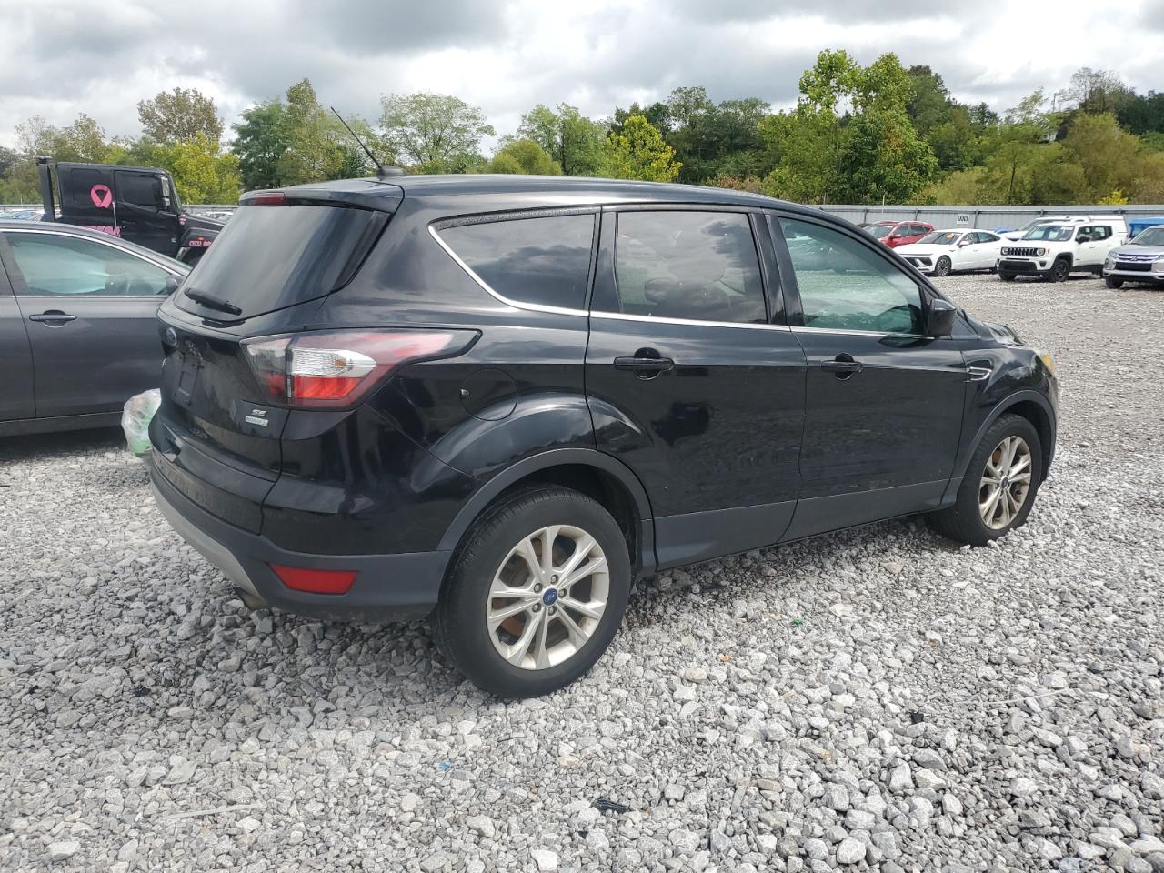 FORD ESCAPE SE
