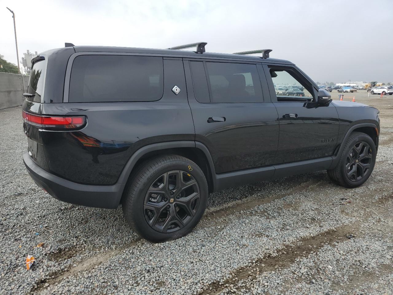 RIVIAN R1S ADVENTURE