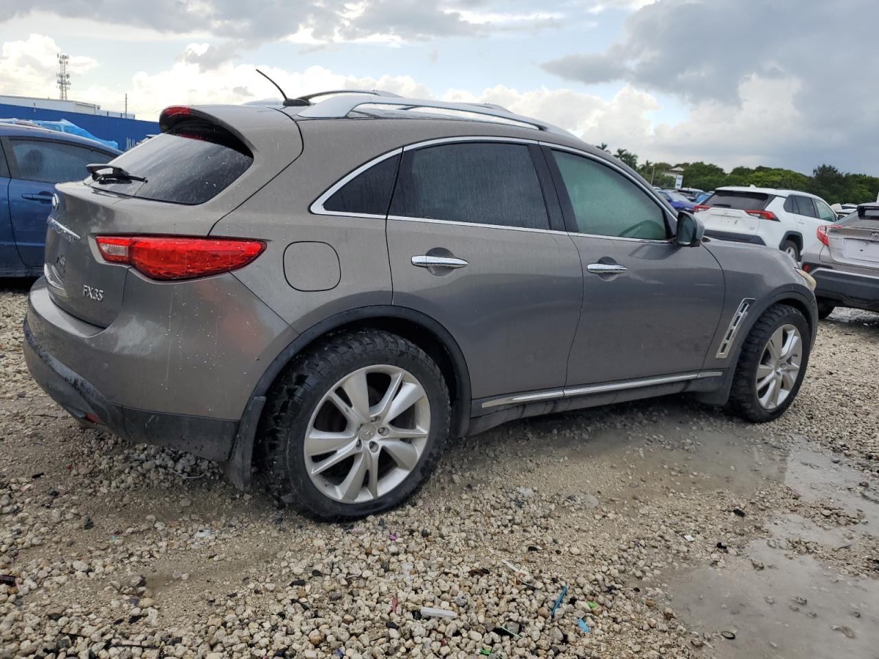 INFINITI FX35