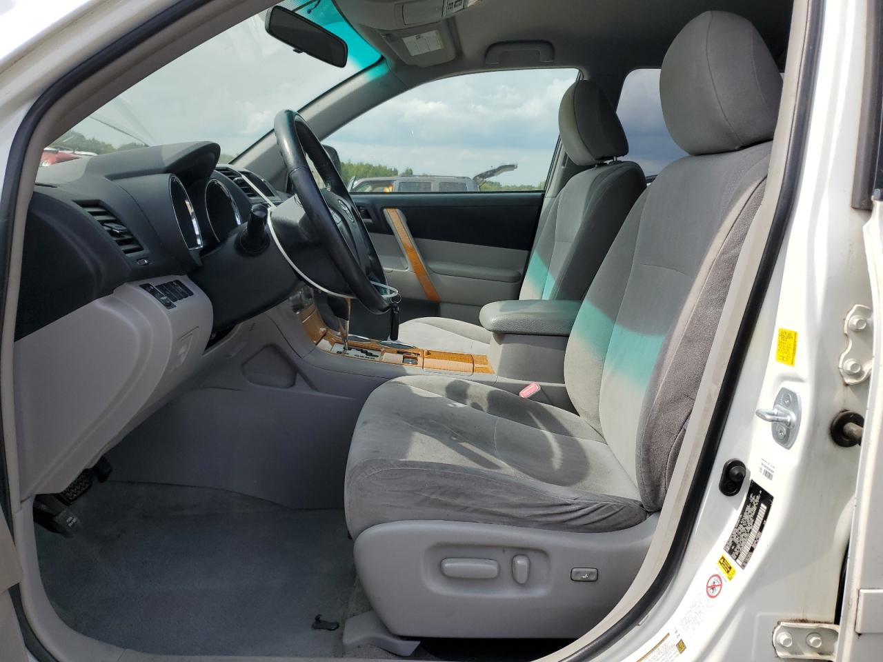 TOYOTA HIGHLANDER HYBRID