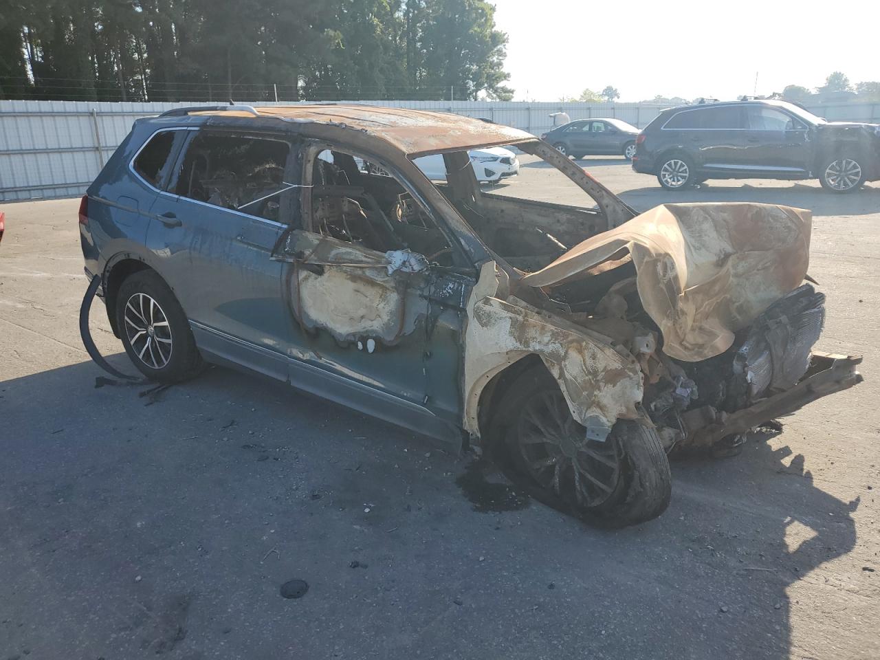 VOLKSWAGEN TIGUAN SE