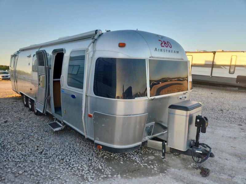 Global Auto Auctions: 2003 AIRSTREAM TRAVEL TRA