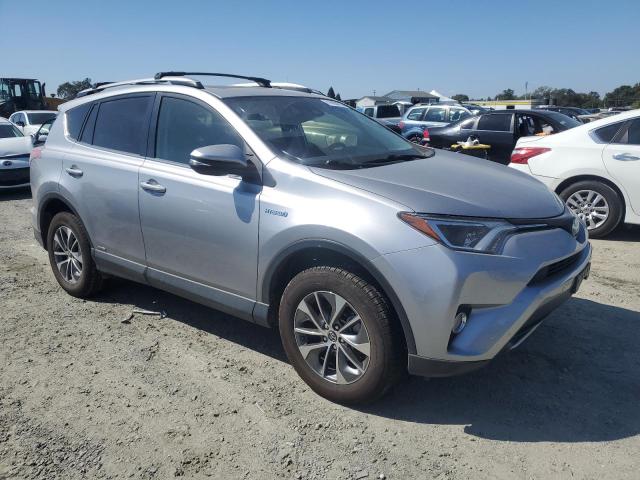 2018 TOYOTA RAV4 HV LE JTMRJREV2JD222191