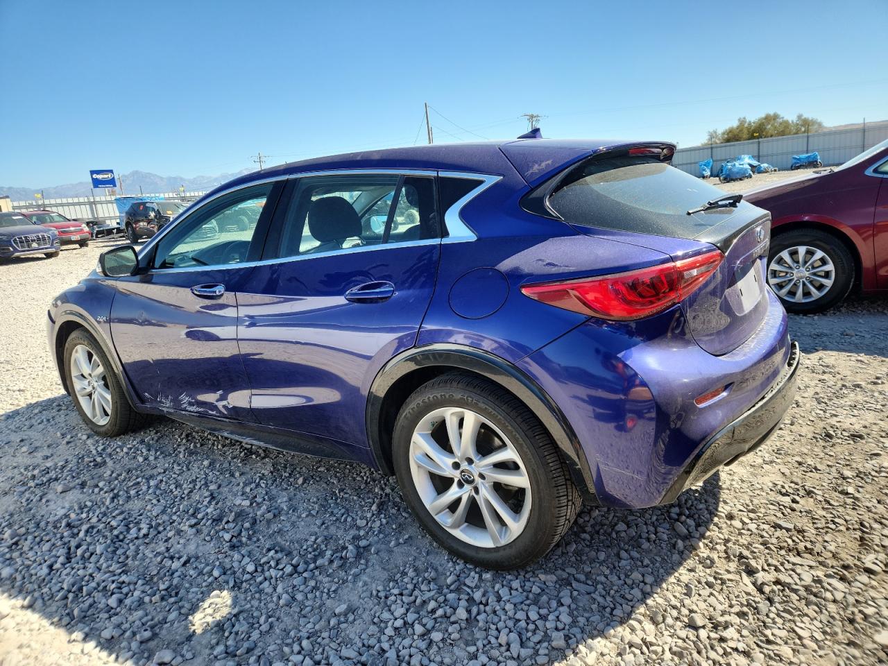INFINITI QX30 BASE