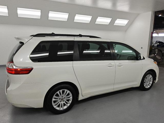 2017 TOYOTA SIENNA XLE 5TDYZ3DC6HS826178