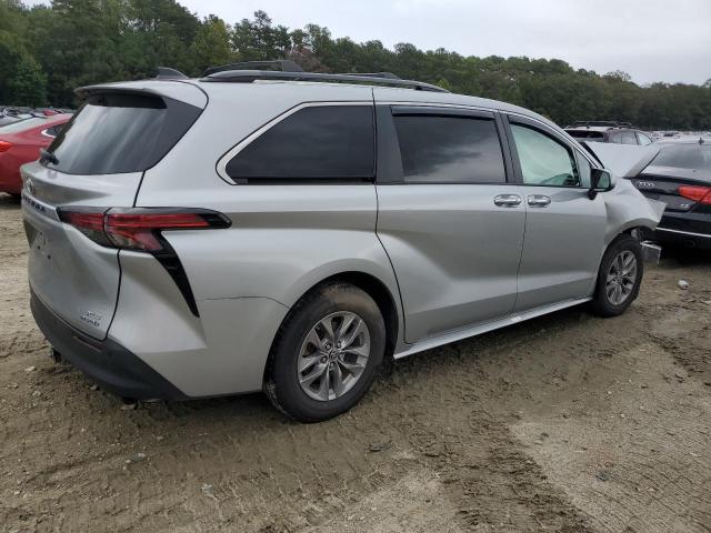 2022 TOYOTA SIENNA XLE 5TDYRKEC1NS119008