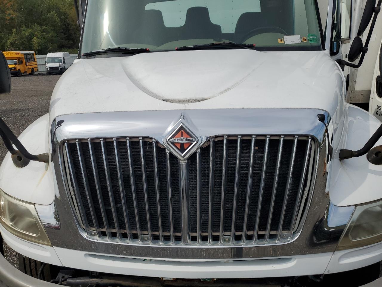 Lot #3257101356 2010 INTERNATIONAL 4000 4300