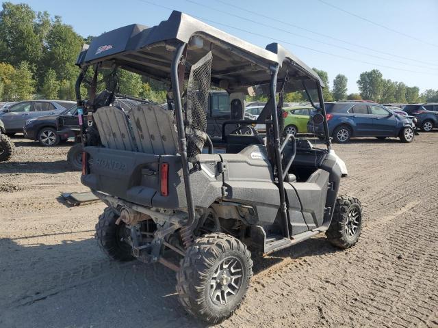 2017 HONDA SXS700 M4 1HFVE02H6H4301537