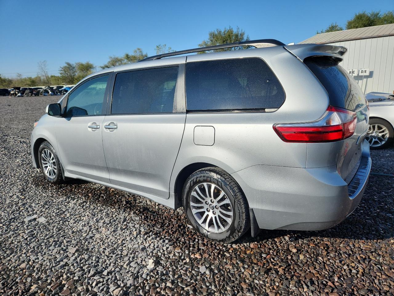 TOYOTA SIENNA XLE