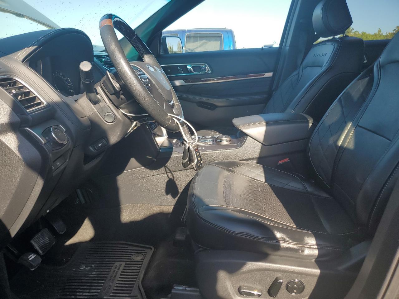 FORD EXPLORER PLATINUM