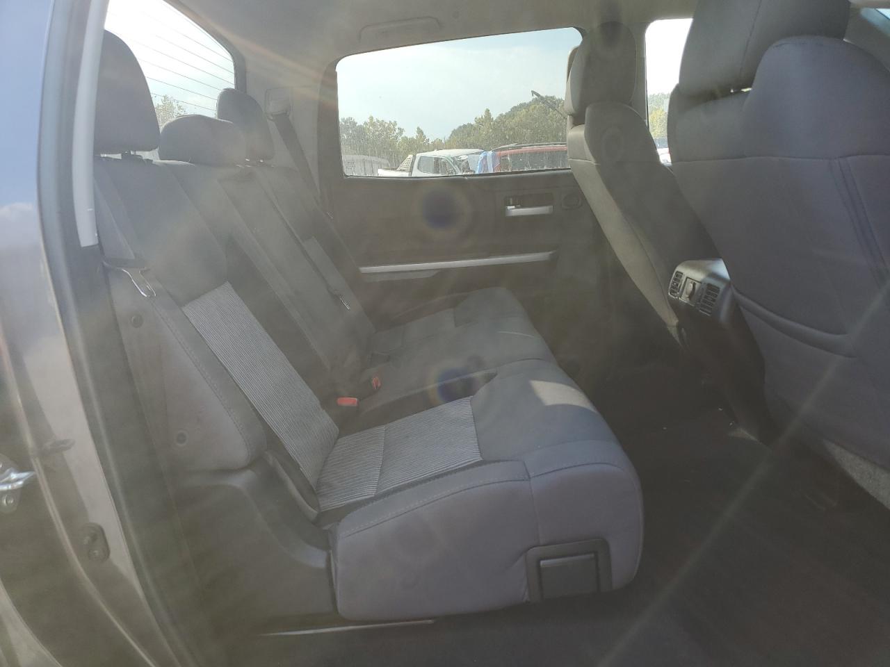 TOYOTA TUNDRA CREWMAX SR5