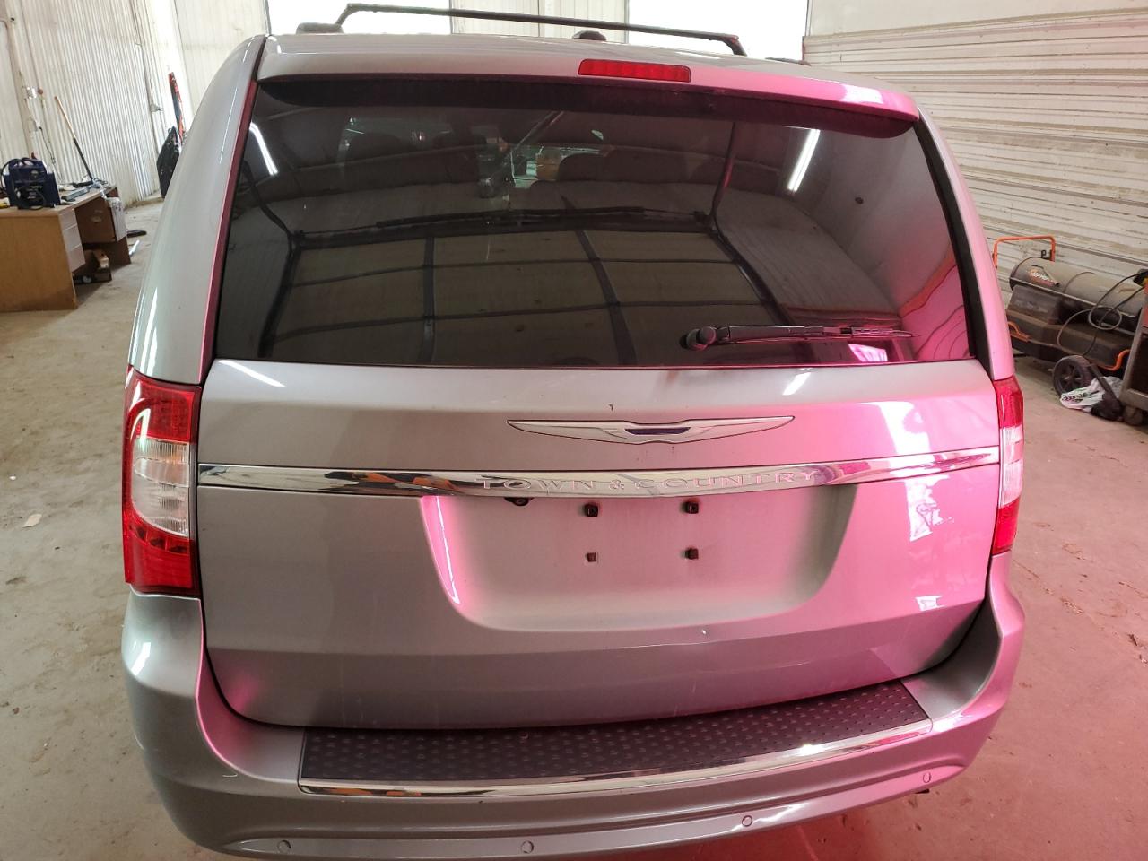 CHRYSLER TOWN & COUNTRY TOURING L