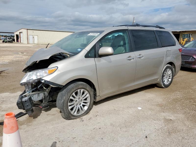 TOYOTA SIENNA XLE