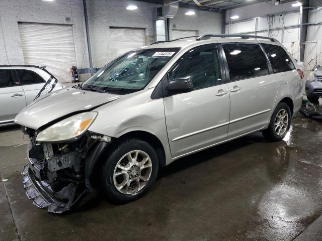 TOYOTA SIENNA LE