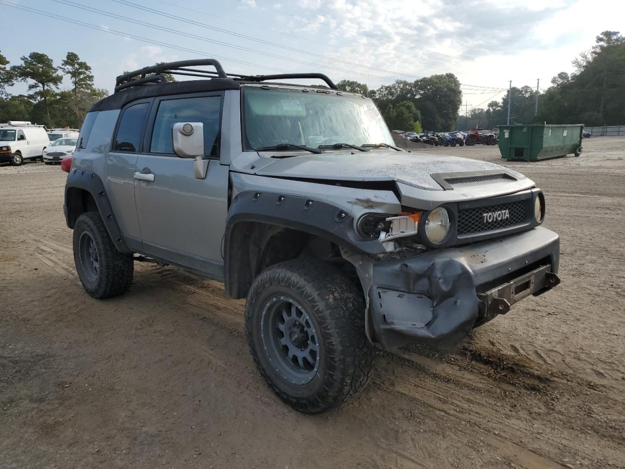 TOYOTA FJ CRUISER