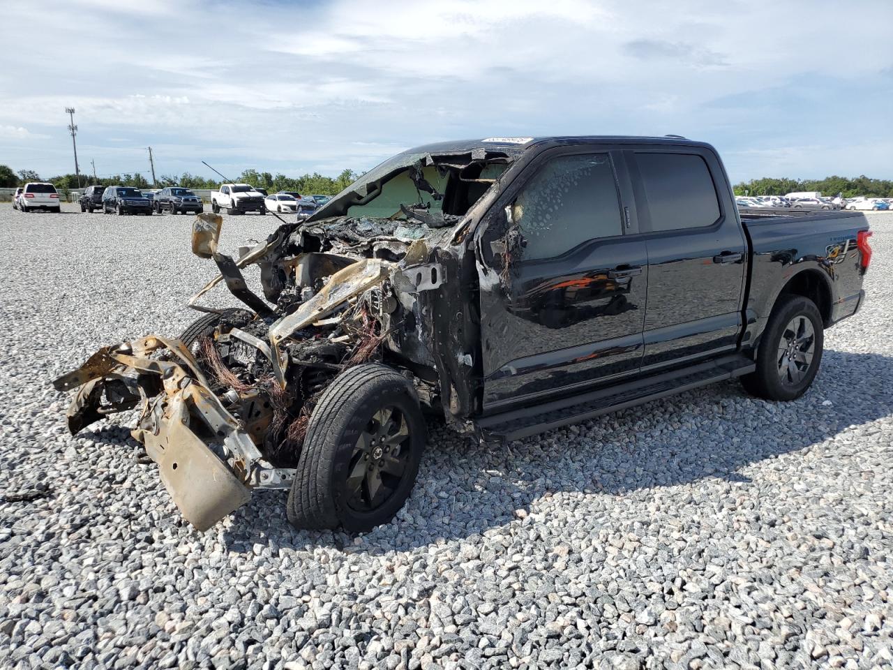FORD F-150 LIGHTNING LARIAT