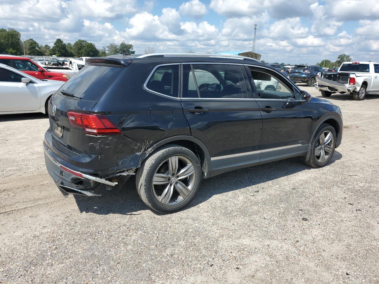 VOLKSWAGEN TIGUAN SE