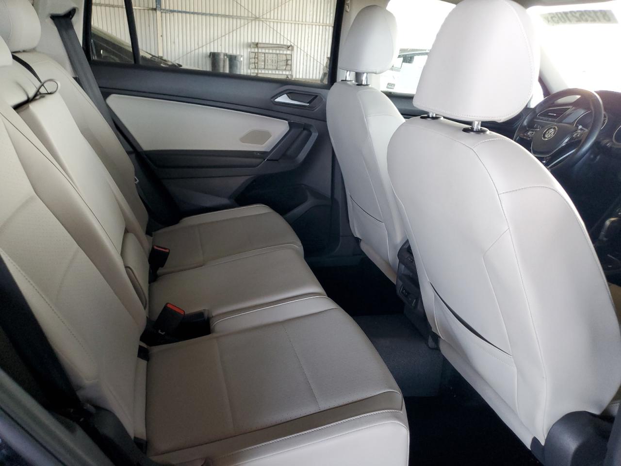 VOLKSWAGEN TIGUAN SE