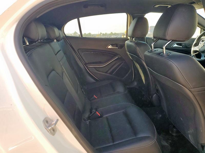 2017 MERCEDES-BENZ GLA 250 - WDCTG4EB1HJ311303