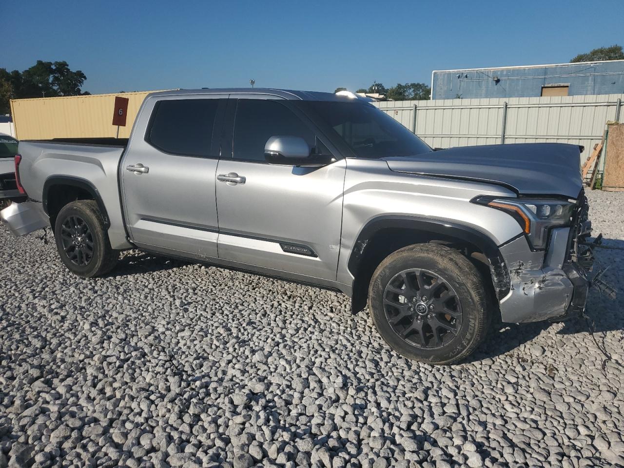 TOYOTA TUNDRA CREWMAX PLATINUM