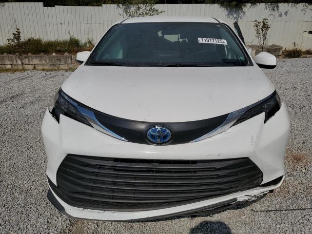 2025 TOYOTA SIENNA LE 5TDKRKEC6SS247228