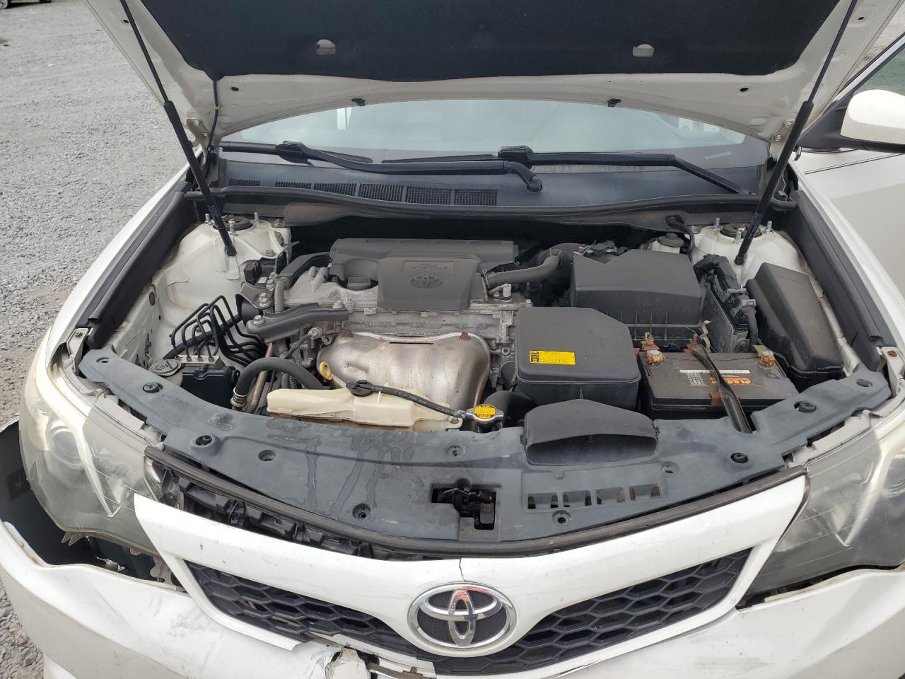 TOYOTA CAMRY BASE