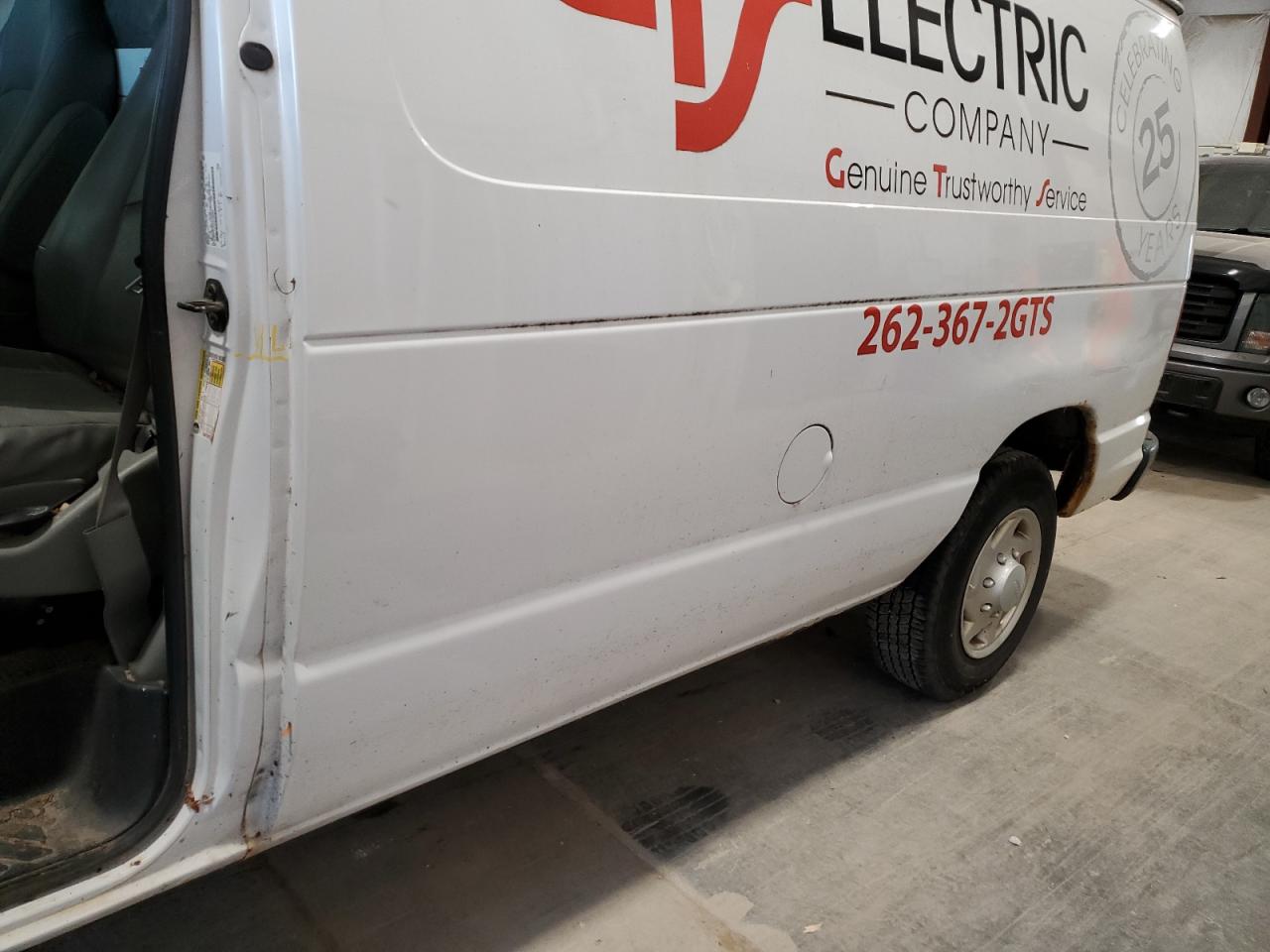 FORD ECONOLINE E150 VAN