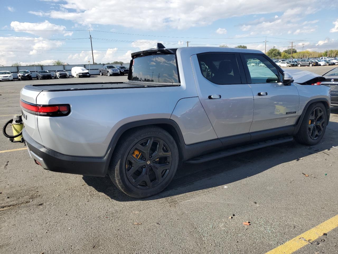 RIVIAN R1T LAUNCH EDITION