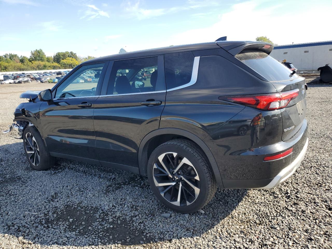 MITSUBISHI OUTLANDER SE