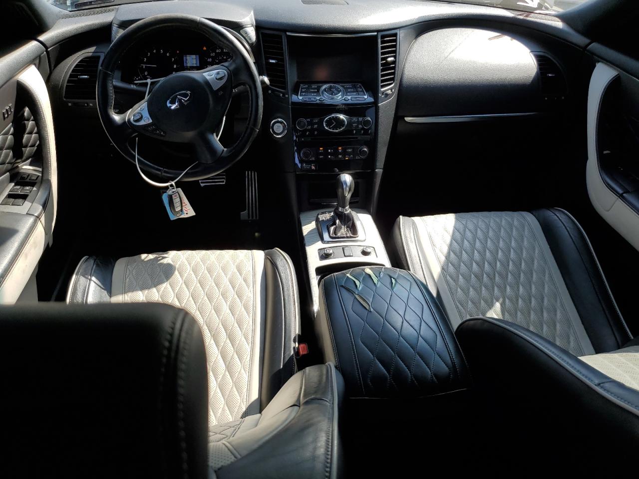 INFINITI QX70