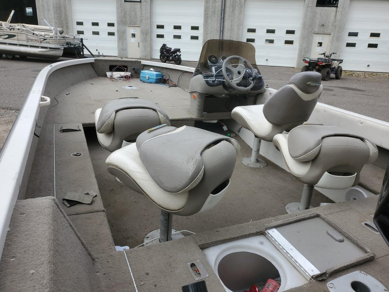 Lot #3279695913 2005 CRESTLINER BOAT