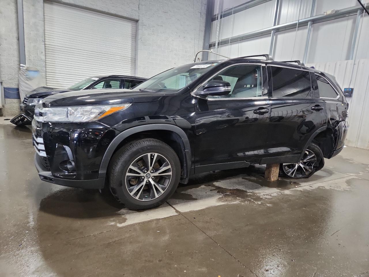 TOYOTA HIGHLANDER LE