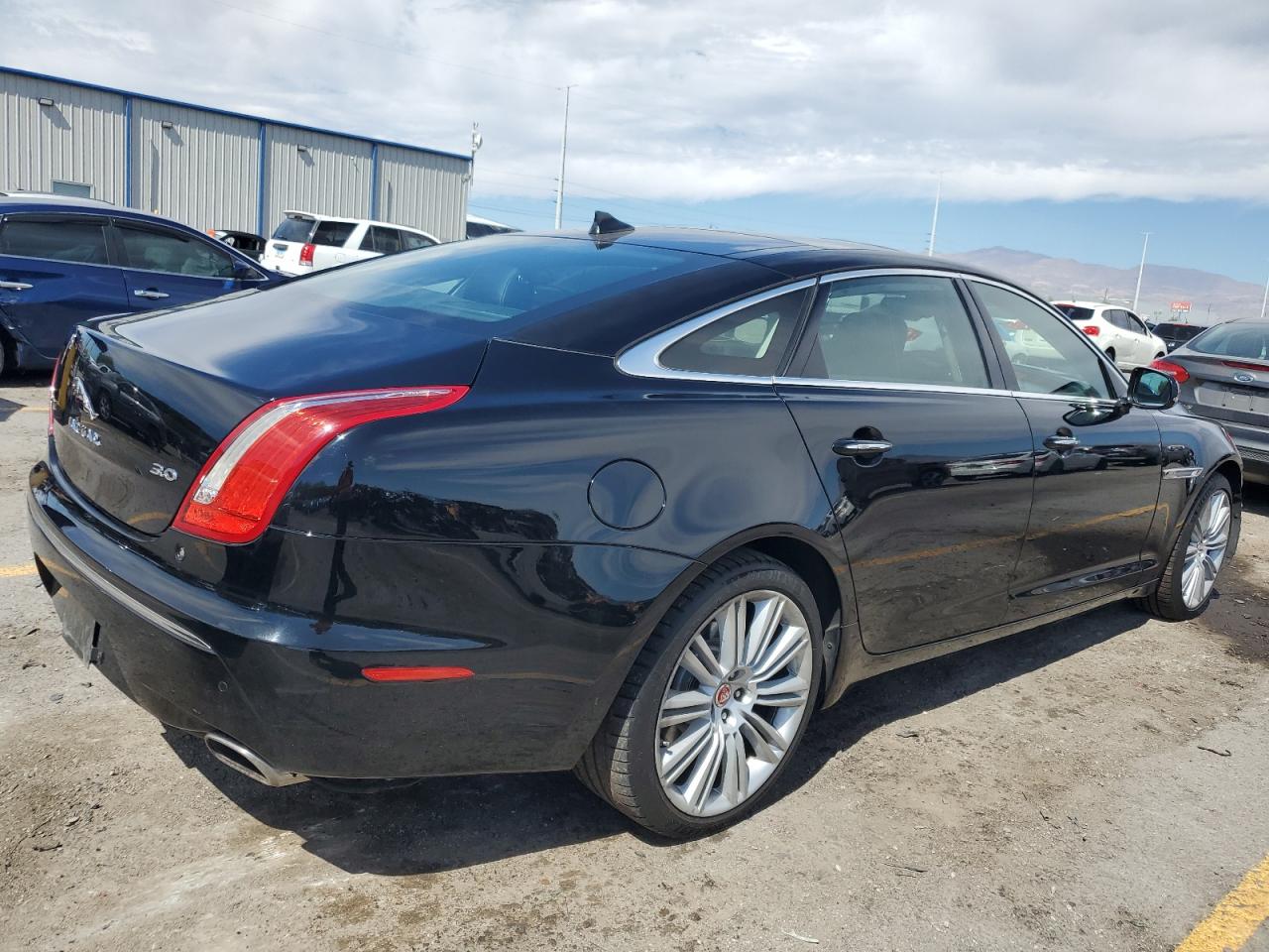 JAGUAR XJ PORTFOLIO
