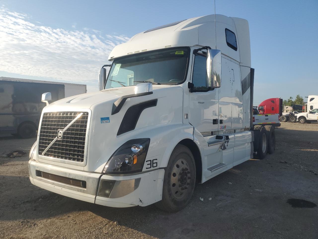 Lot #3241518385 2017 VOLVO VNL